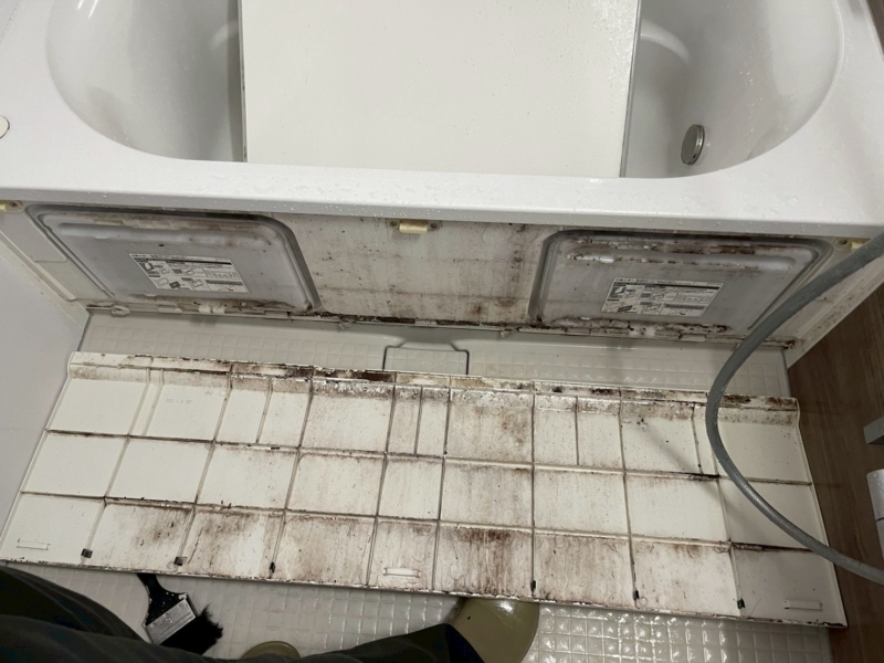 北九州市小倉北区/浴室エプロン内部クリーニング